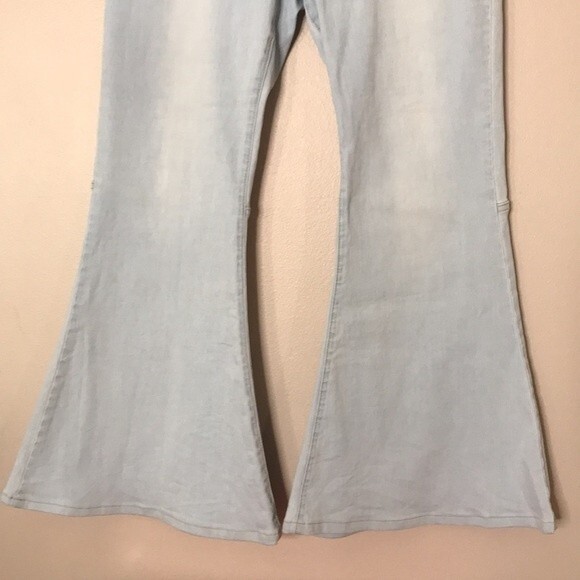 Buddy love MOONSHINE HIGH-WAISTED FLARED JEANS - LIGHT WASH size 30 - Picture 6 of 16